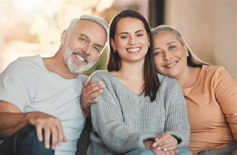 Família unida representando plano familiar